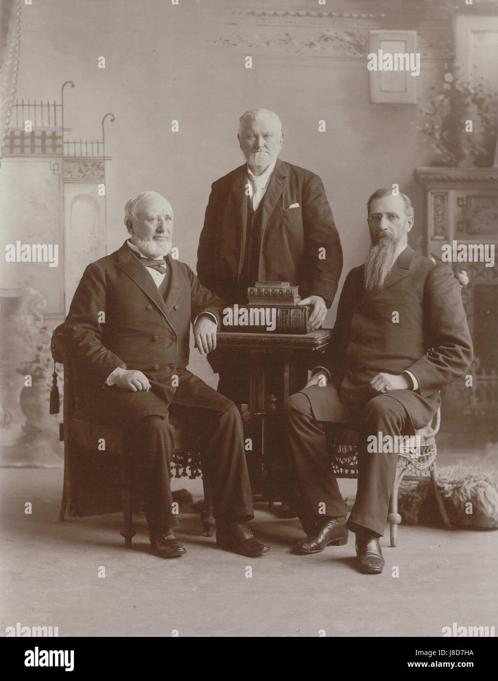 La prima Presidenza 2 della Chiesa di Gesù Cristo dei Santi degli ultimi giorni (LDS) si riferisce all'organo di governo della Chiesa. È composto dal presidente e da due consiglieri, che guidano le attività spirituali e amministrative del ChurchÂ. Questa struttura di leadership è centrale per l'organizzazione della chiesa mormone. Foto Stock