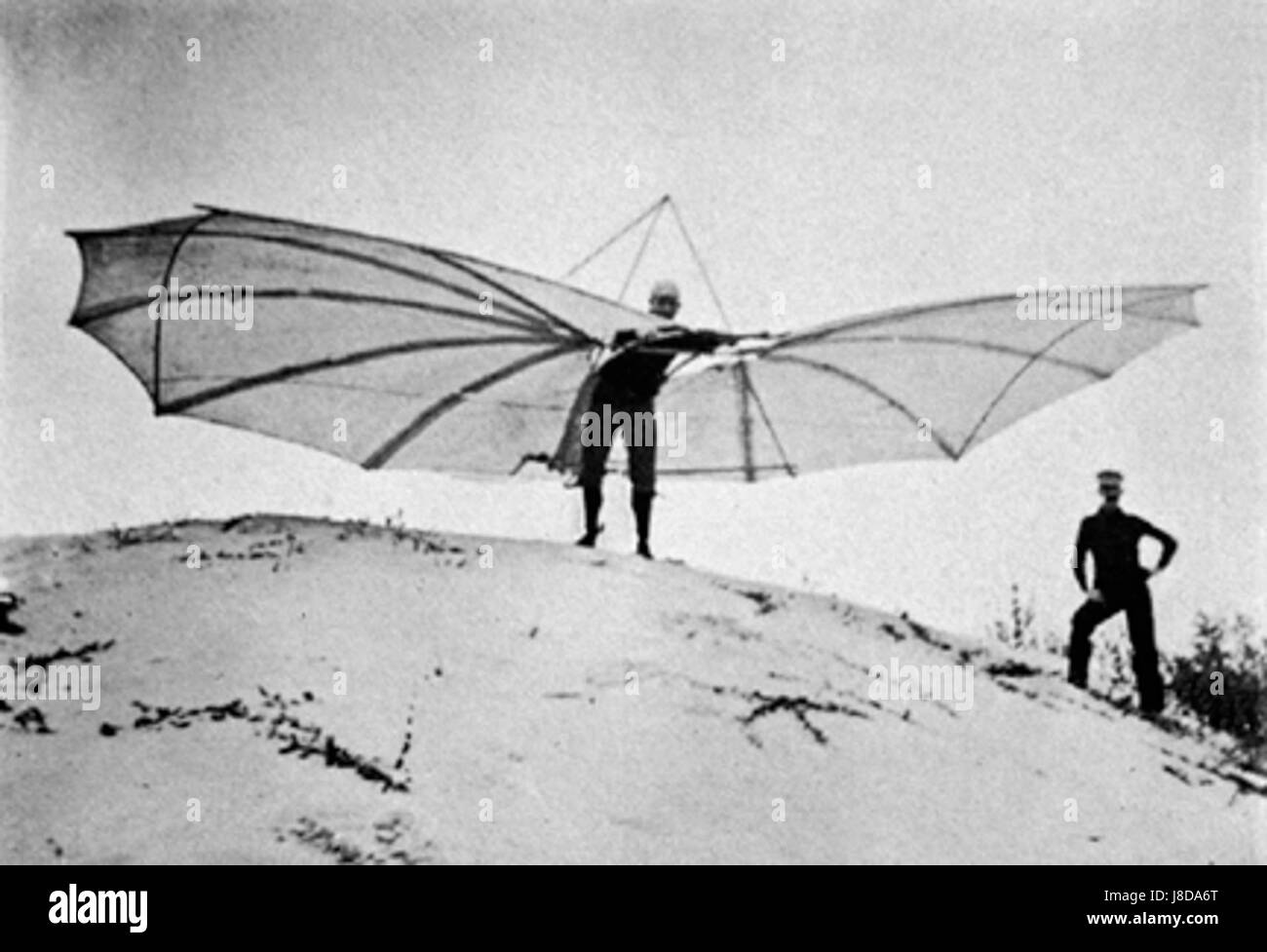 L'Herring Lilienthal Chanute si riferisce ai primi pionieri dell'aviazione che hanno dato un notevole contributo allo sviluppo del volo. Questi individui sono stati coinvolti in voli sperimentali e innovazioni che hanno gettato le basi per le moderne tecnologie e tecniche dell'aviazione. Foto Stock