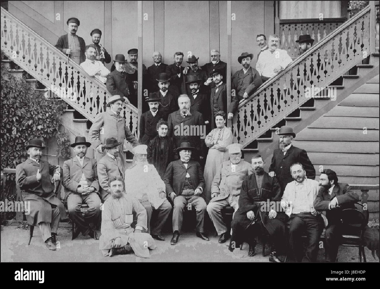 Ilia Chavchavadze, un'importante scrittrice e figura pubblica georgiana, è raffigurata con il personale della Banca della nobiltà a Vere Park, Tbilisi, che riflette la sua influenza nella società georgiana. Foto Stock Ilia Chavchavadze, un'importante scrittrice e figura pubblica georgiana, è raffigurata con il personale della Banca della nobiltà a Vere Park, Tbilisi, che riflette la sua influenza nella società georgiana. Foto Stock