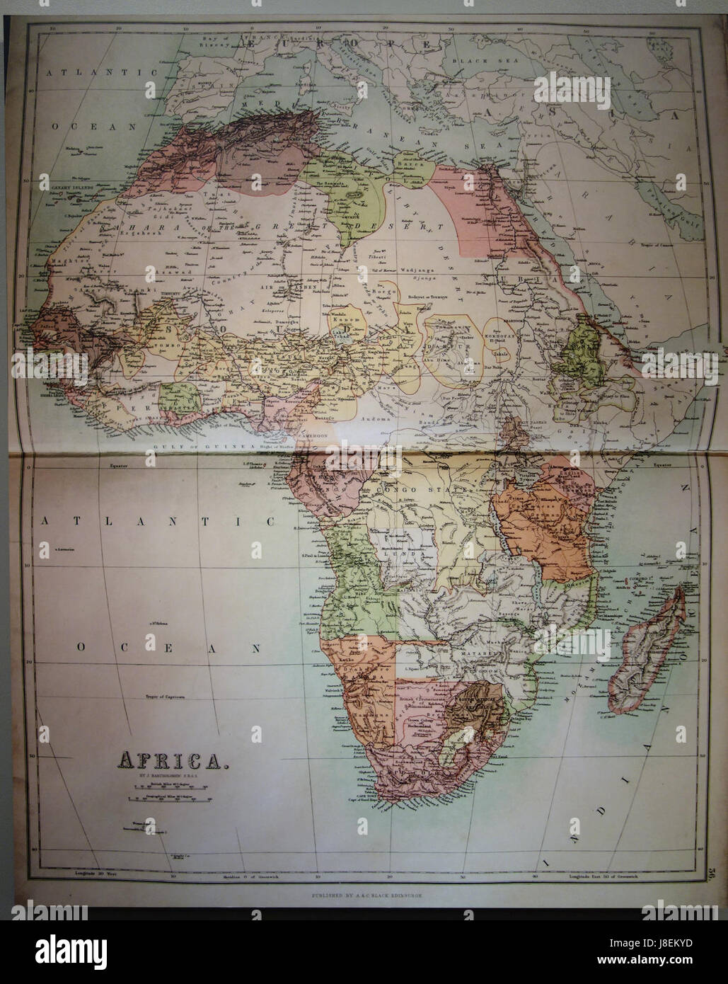 Questa mappa dell'Africa tratta dall'Atlante generale del Nero, pubblicata nel 1888, fornisce una rappresentazione geografica dettagliata del continente africano come apparve alla fine del XIX secolo. Riflette le divisioni politiche e territoriali del tempo. Foto Stock