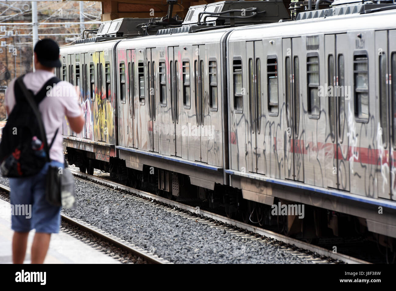 L'illustrazione e graffiti sui treni in Italia a Roma. Foto Stock