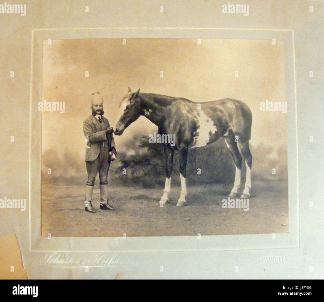 Il proprietario del cavallo con il suo cavallo a Calcutta nel XIX secolo Foto Stock