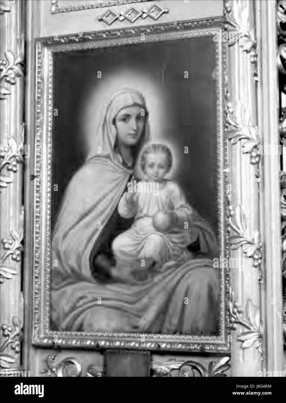 Il titolo si riferisce a un'immagine o un'opera d'arte raffigurante la Chiesa di Campulung Muscel, in Romania, vista attraverso la lente di Misu Popp. Questa chiesa è un sito religioso significativo nella regione, conosciuta per la sua architettura storica e l'importanza culturale in Romania. Foto Stock