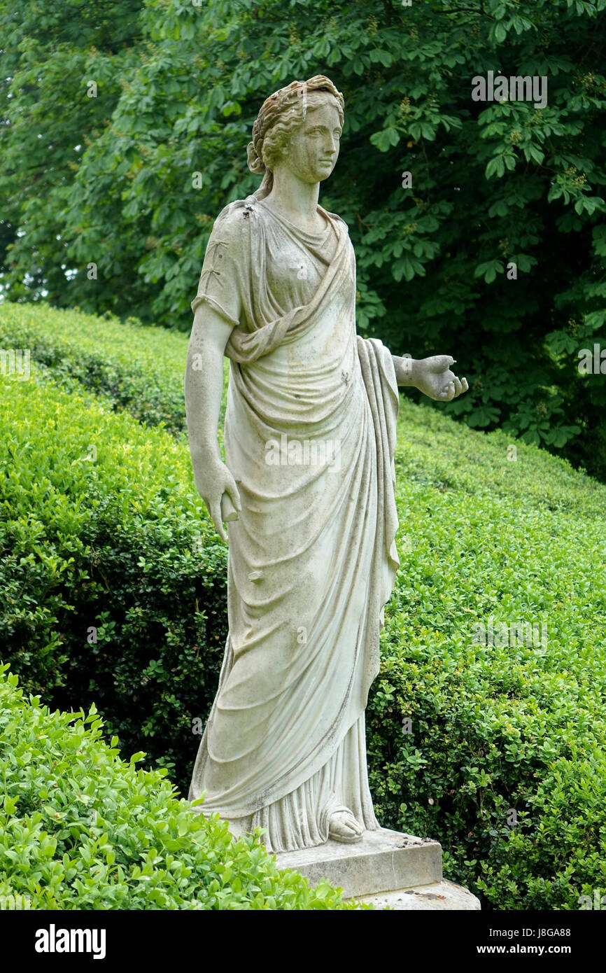 Giardino scultura Waddesdon Manor Buckinghamshire, Inghilterra DSC07588 Foto Stock