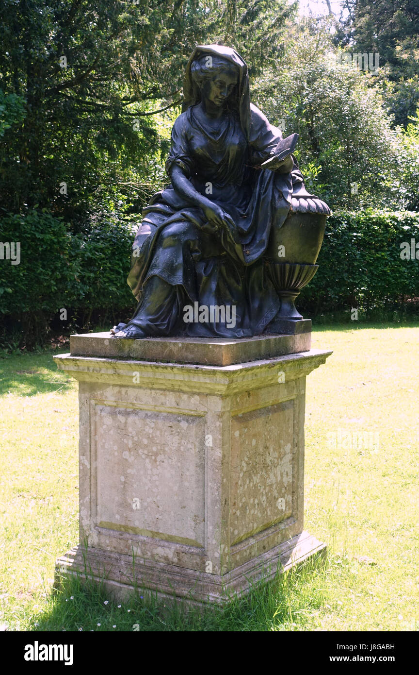 Questo ritratto di *Jemima Yorke, II marchesa Grey*, si ritiene sia stato creato da *John Cheere* intorno al 1748, mostrando la sua immagine a Wrest Park, Bedfordshire, Inghilterra. L'immagine è significativa nella ritrattistica britannica del XVIII secolo. Foto Stock