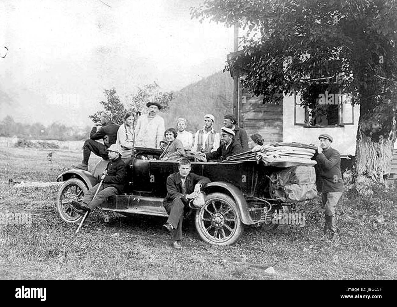 L'immagine si riferisce a un'automobile, probabilmente un modello associato a Konstantinov, forse collegato alla storia o al design automobilistico russo. Il design e gli aspetti tecnologici del vehicleâ riflettono gli sviluppi storici dell'automobile. Foto Stock