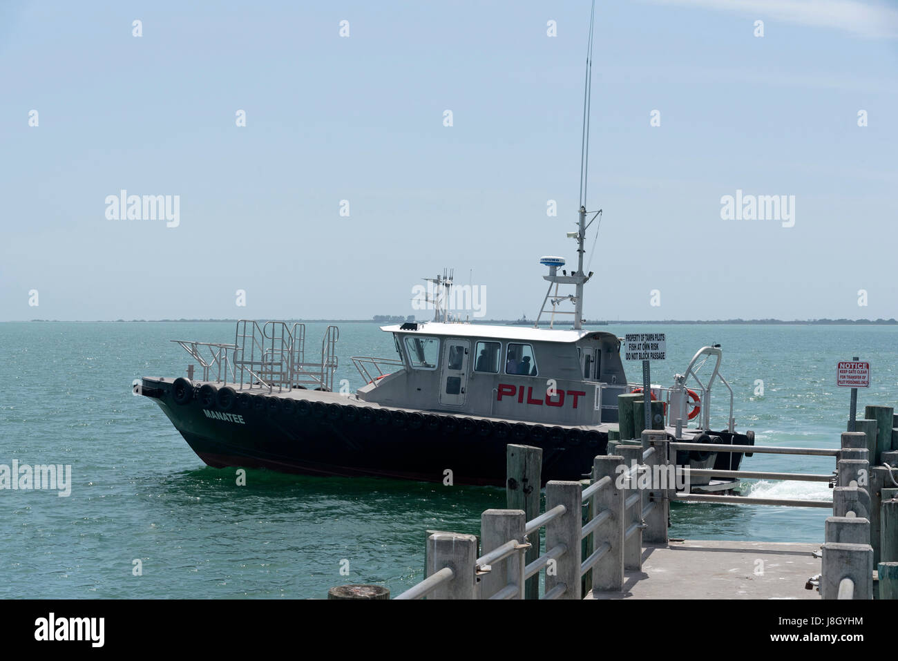 Barca pilota in corso al largo delle coste della Florida USA Foto Stock