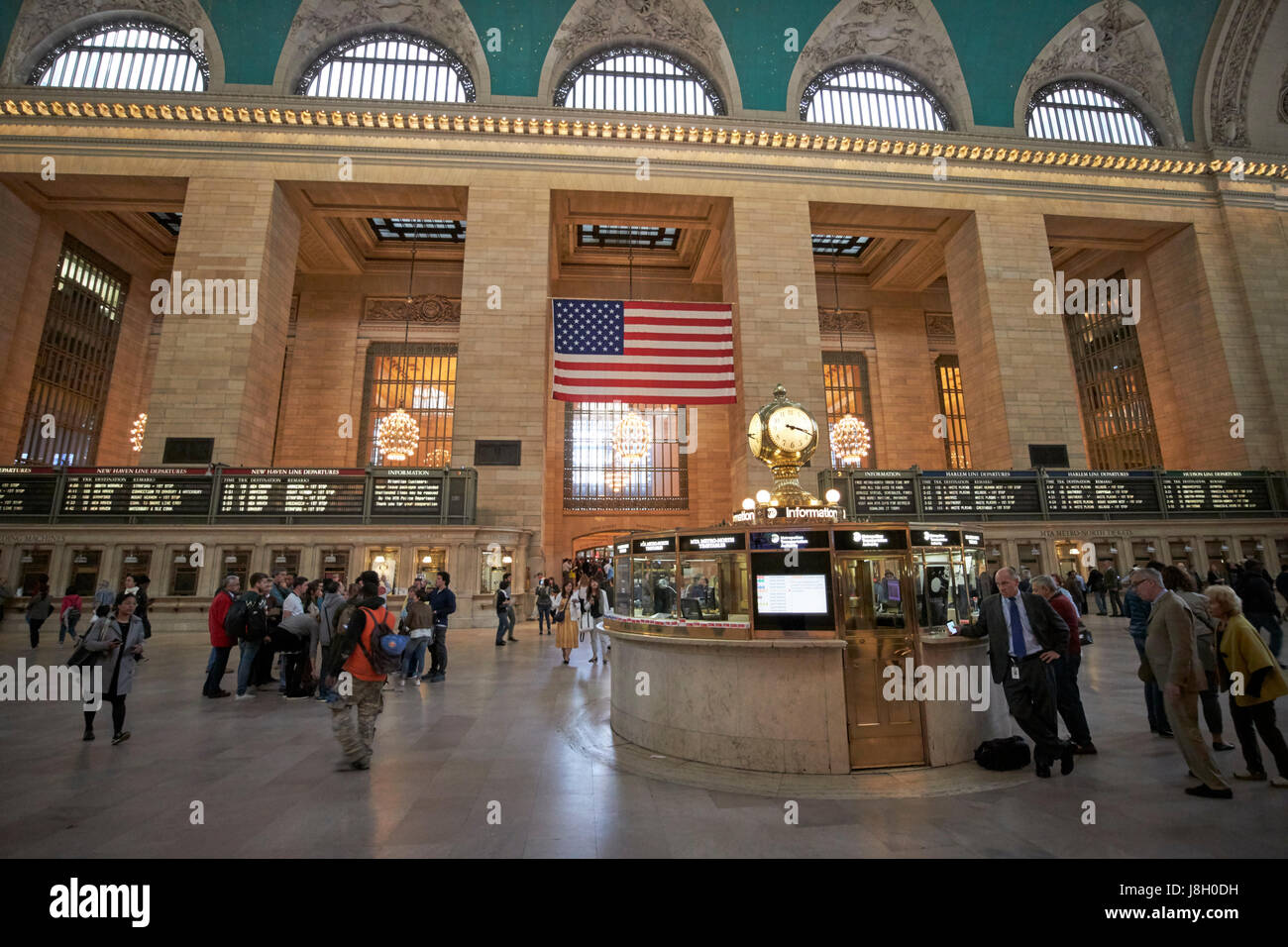 Informationsstand nel mezzo dell'atrio principale della stazione Grand Central New York City USA Foto Stock