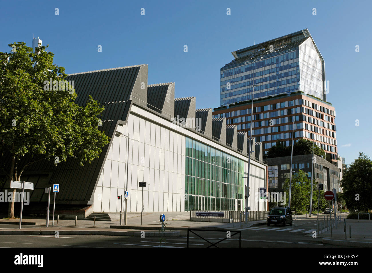 Vecchio e nuovo design, la fabbrica e l'alloggiamento. ile sguin street, Parigi, Francia. Boulogne-Billancourt distrcit. . Foto Stock