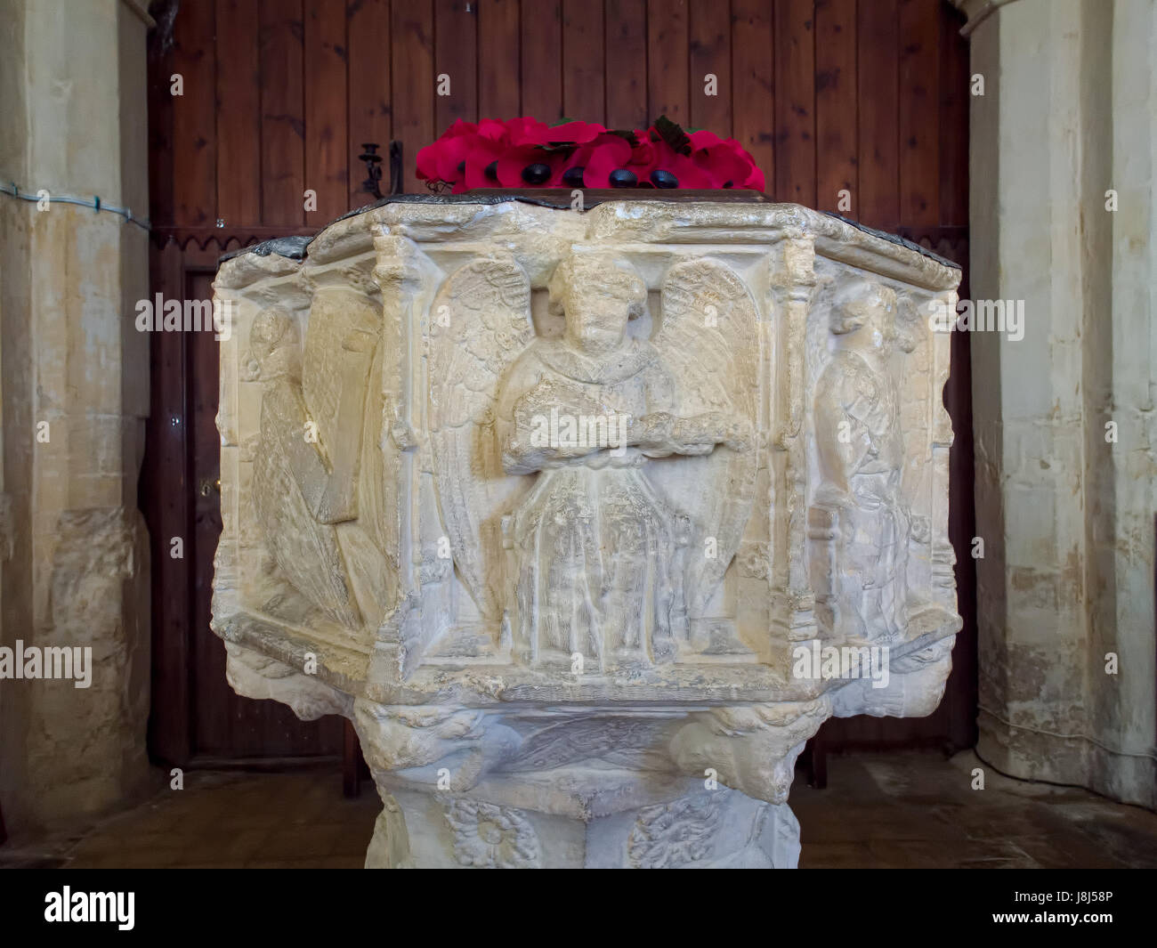 Font medievale di St Andrew's Covehithe con Benacre chiesa in Covehithe Foto Stock
