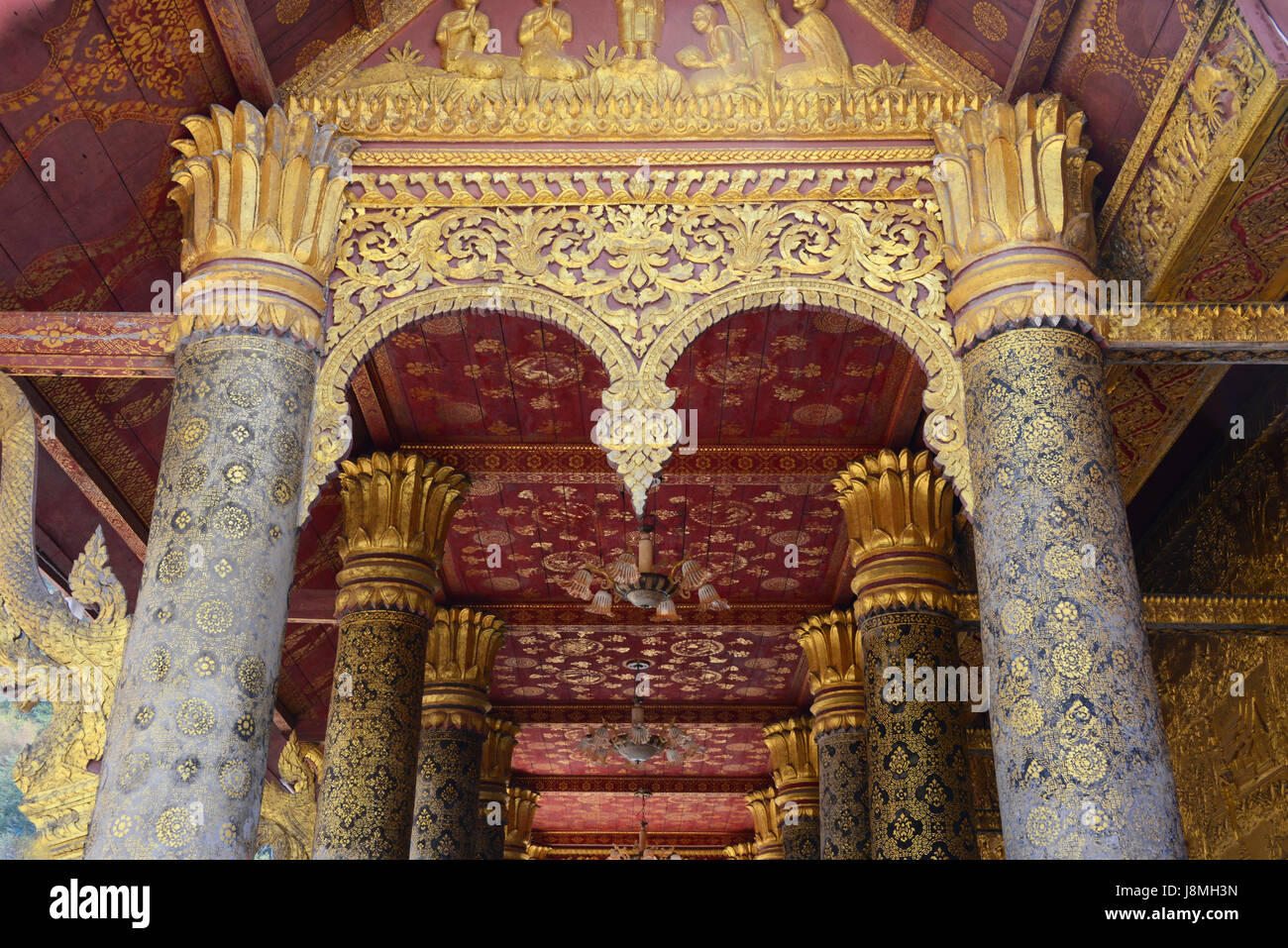 La sfarzosa Wat Mai Suwannaphumaham a Luang Prabang, Laos Foto Stock