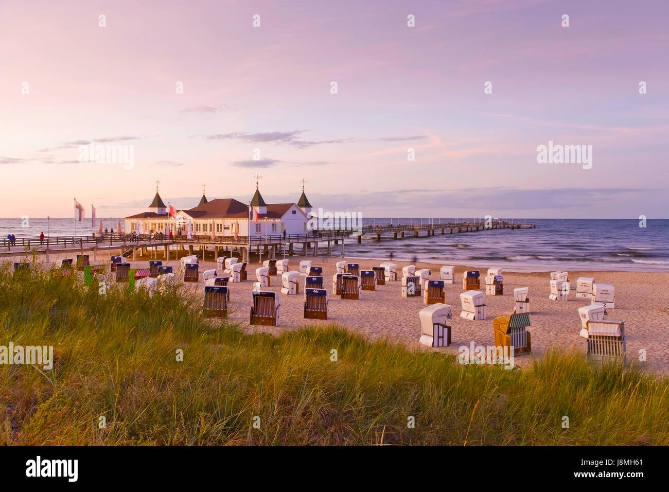 Il molo storico, Ahlbeck località balneare , del Mar Baltico. Foto Stock