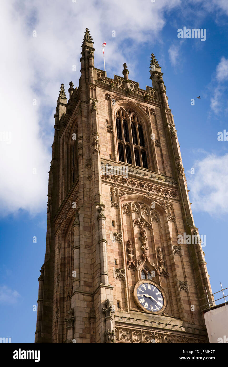 Regno Unito, Inghilterra, Derbyshire, Derby, cancello di ferro, Cattedrale, perpendicolare a torre di stile, l'Inghilterra del secondo più alto Foto Stock