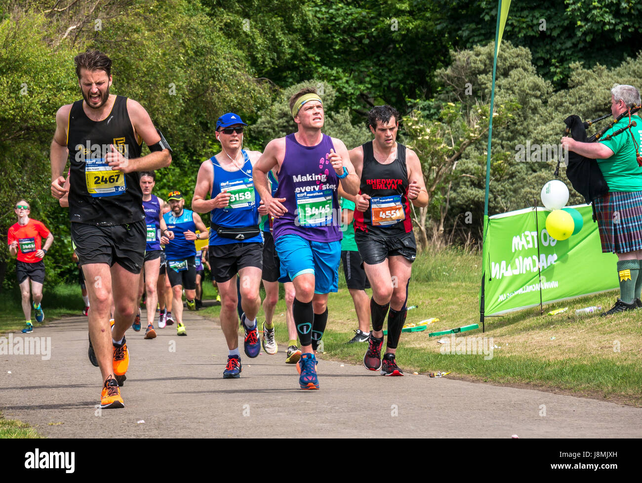 Corridori della maratona maschile nel Festival della maratona di Edimburgo 2017 a Gosford Estate, East Lothian, Scozia, Regno Unito Foto Stock