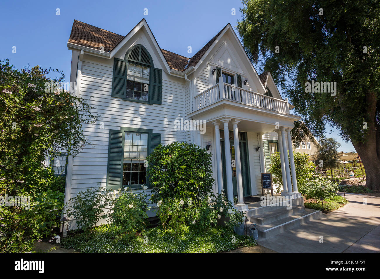 Casa Logan-Ives, restaurato revival gotico casa colonica, Long Meadow Ranch Winery e Cascina, Saint Helena, Napa Valley, California, Stati Uniti Foto Stock