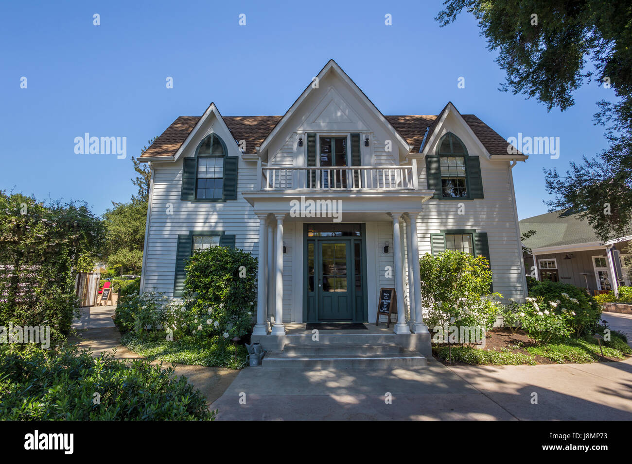 Casa Logan-Ives, restaurato revival gotico casa colonica, Long Meadow Ranch Winery e Cascina, Saint Helena, Napa Valley, California, Stati Uniti Foto Stock