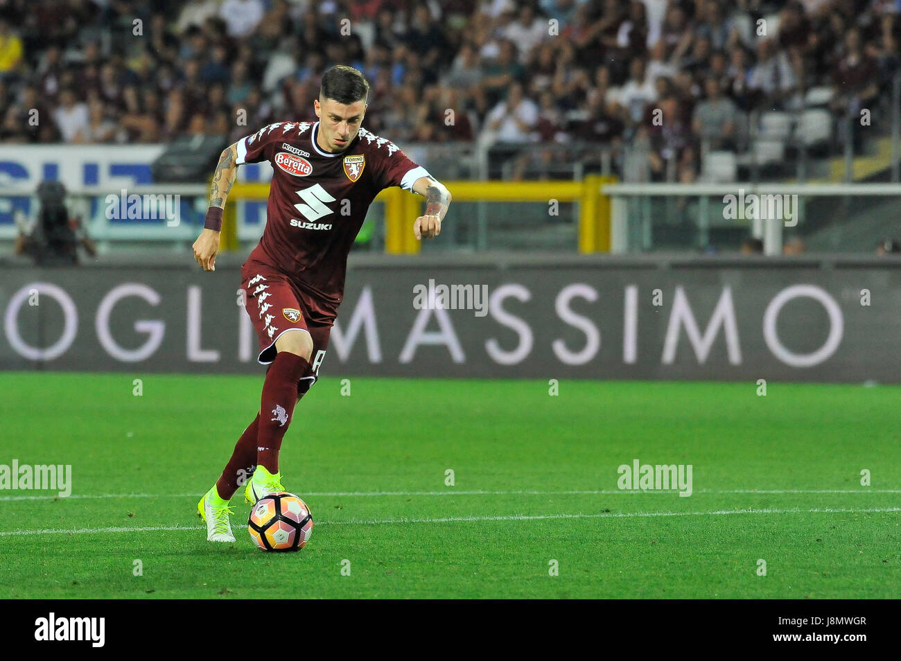 Torino, Italia. 28 Maggio, 2017. Daniele Baselli durante il match di Serie A TIM tra Torino FC e Sassuolo presso lo Stadio Olimpico Grande Torino. Il risultato finale della partita è 5-3 . Credito: Fabio Petrosino/Alamy Live News Foto Stock