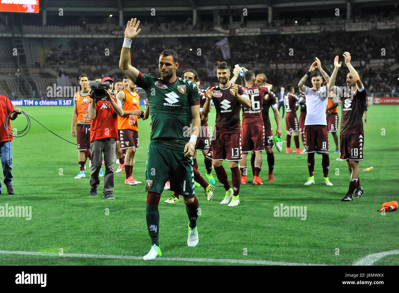Torino, Italia. 28 Maggio, 2017. Daniele Padelli dopo la partita di Serie A TIM tra Torino FC e Sassuolo presso lo Stadio Olimpico Grande Torino. Il risultato finale della partita è 5-3 . Credito: Fabio Petrosino/Alamy Live News Foto Stock