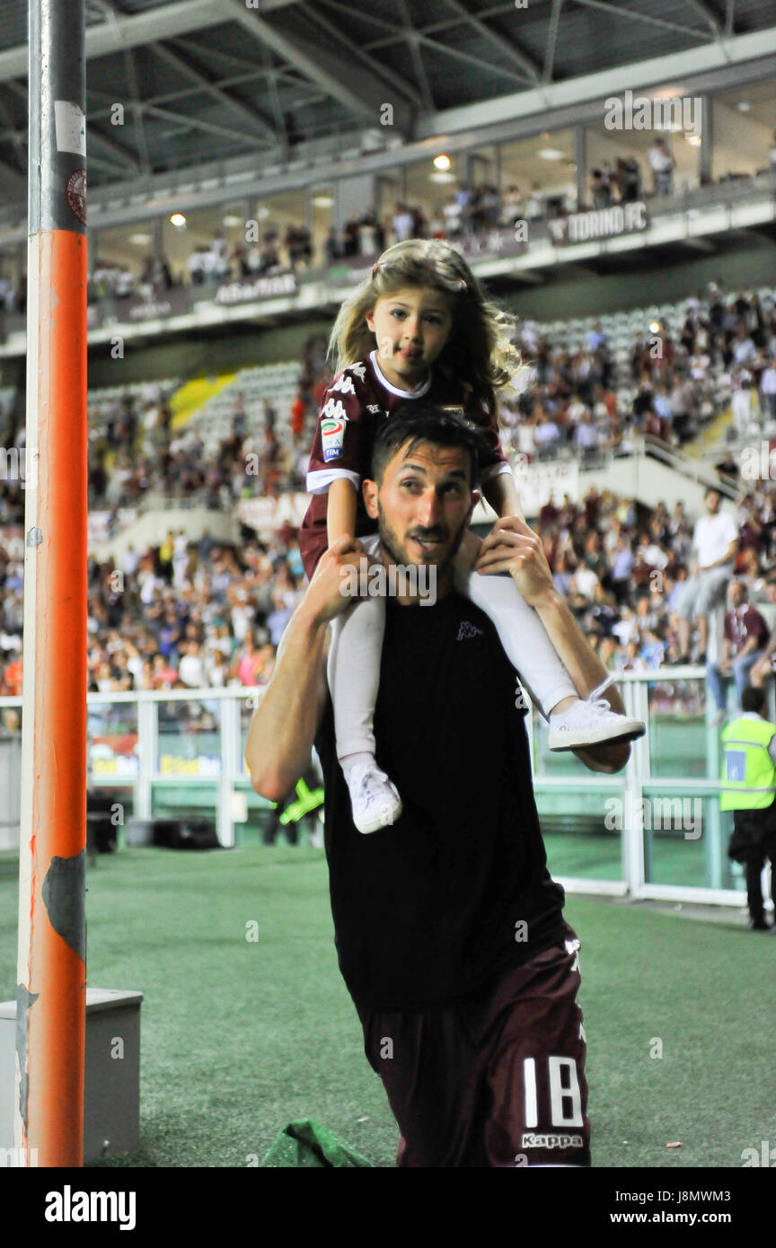 Torino, Italia. 28 Maggio, 2017. Mirko Valdifiori dopo la partita di Serie A TIM tra Torino FC e Sassuolo presso lo Stadio Olimpico Grande Torino. Il risultato finale della partita è 5-3 . Credito: Fabio Petrosino/Alamy Live News Foto Stock