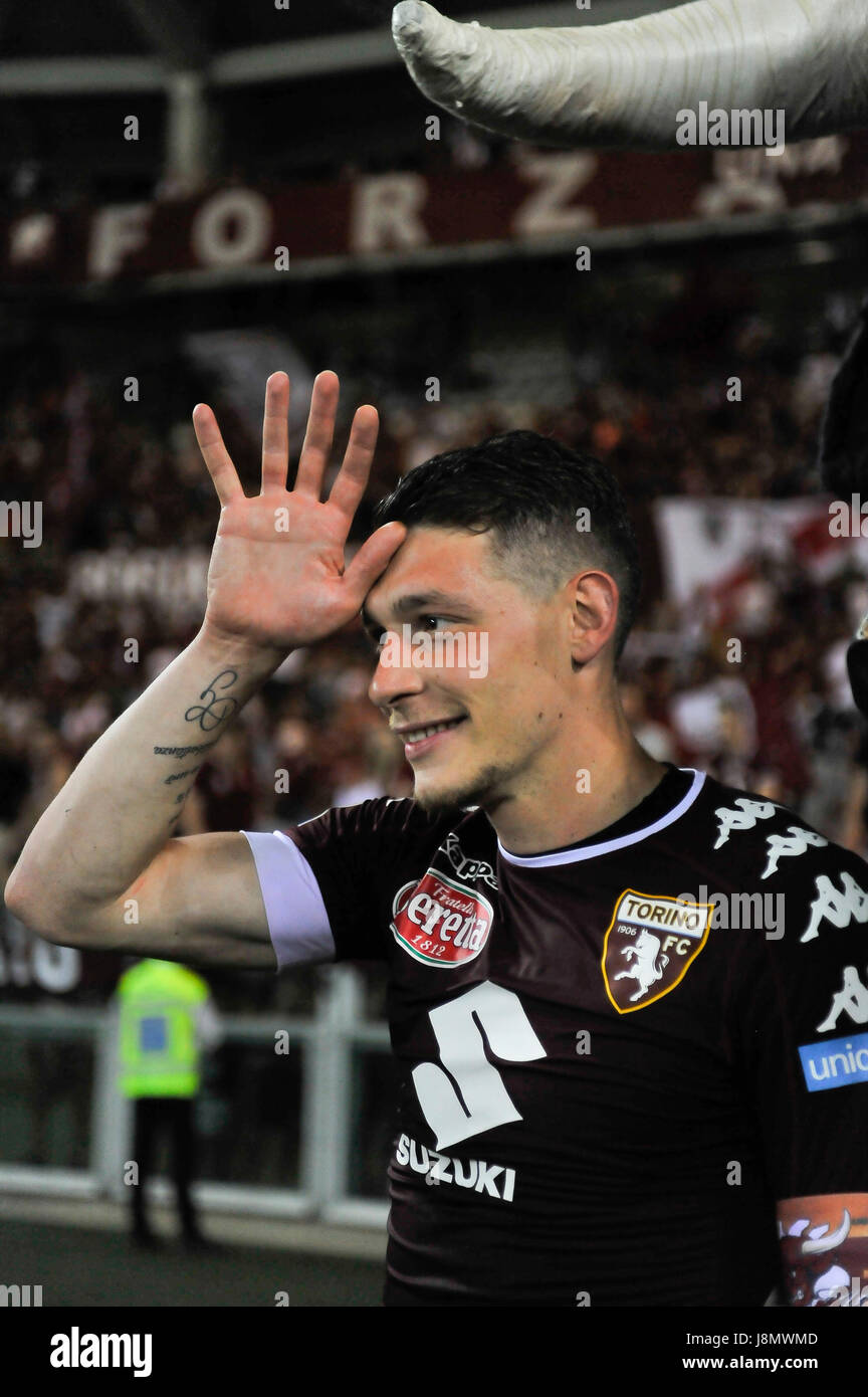 Torino, Italia. 28 Maggio, 2017.Andrea Belotti dopo durante il match di Serie A TIM tra Torino FC e Sassuolo presso lo Stadio Olimpico Grande Torino. Il risultato finale della partita è 5-3 . Credito: Fabio Petrosino/Alamy Live News Foto Stock