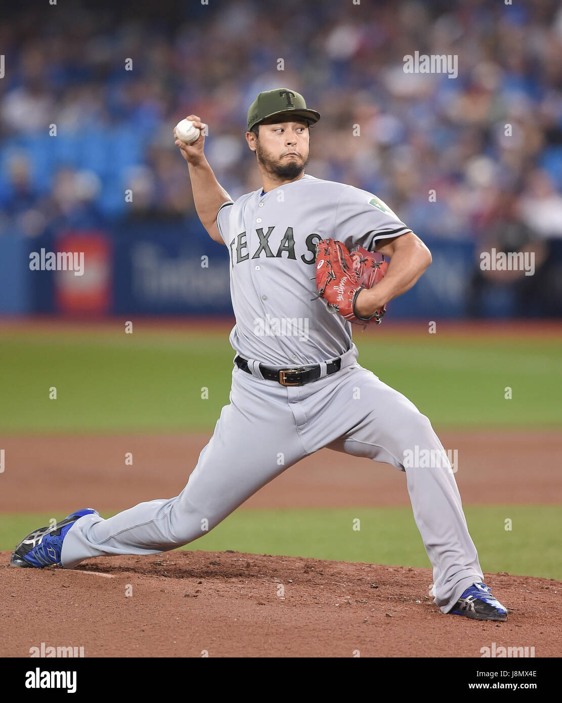 Toronto, Ontario, Canada. 27 Maggio, 2017. Yu Darvish (rangers) MLB : Rangers di Texas a partire lanciatore Yu Darvish piazzole durante il Major League Baseball gioco contro il Toronto Blue Jays di Rogers Centre di Toronto, Ontario, Canada . Credito: AFLO/Alamy Live News Foto Stock