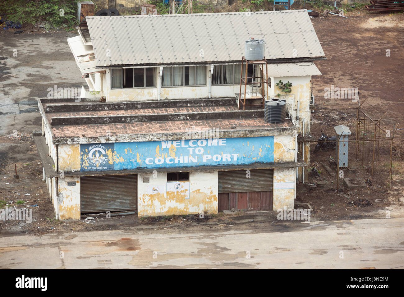 Benvenuti al Porto di Cochin, scritta su una delle autorità portuali di costruzione Foto Stock