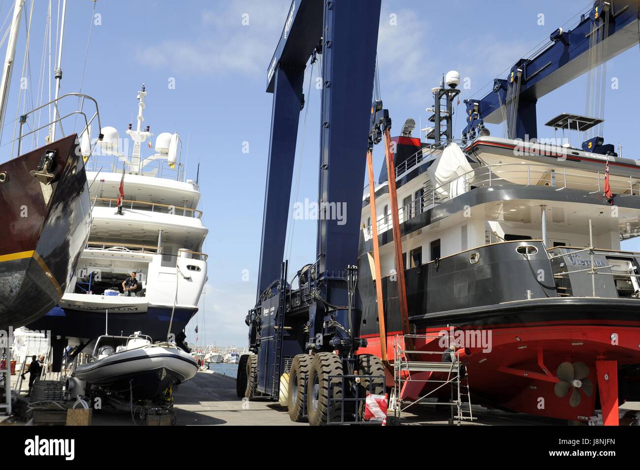 Viareggio (Toscana, Italia), cantieri navali e costruzione di grandi yacht di lusso Foto Stock