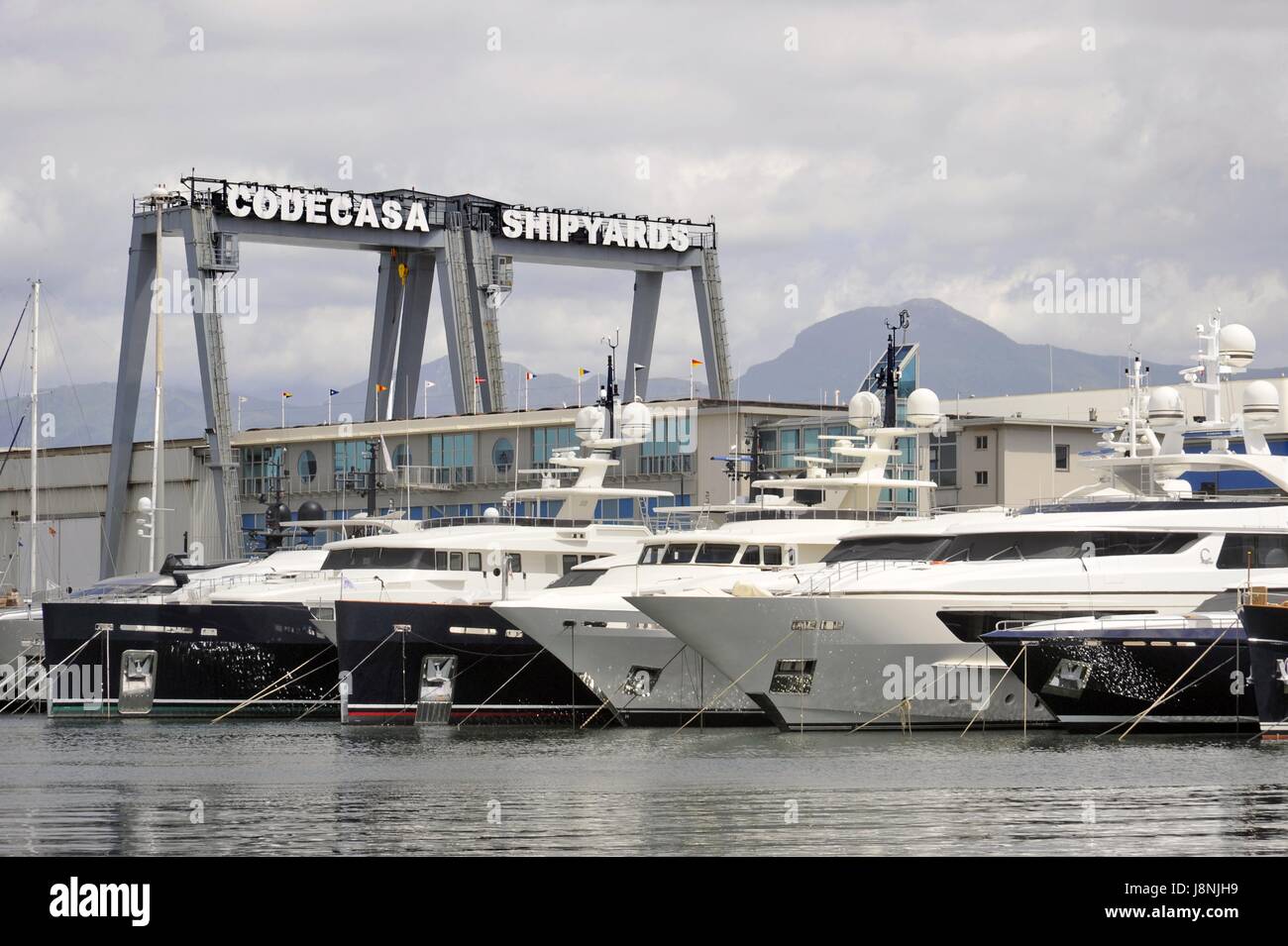 Viareggio (Toscana, Italia), cantieri navali e costruzione di grandi yacht di lusso Foto Stock