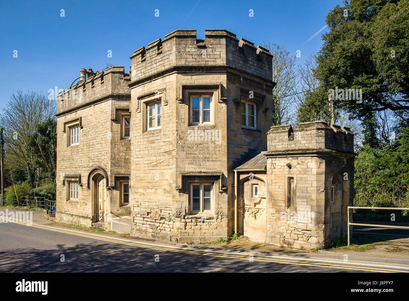 Shane's Castle in Bath Road Devizes Wiltshire. Un ex casello. Foto Stock