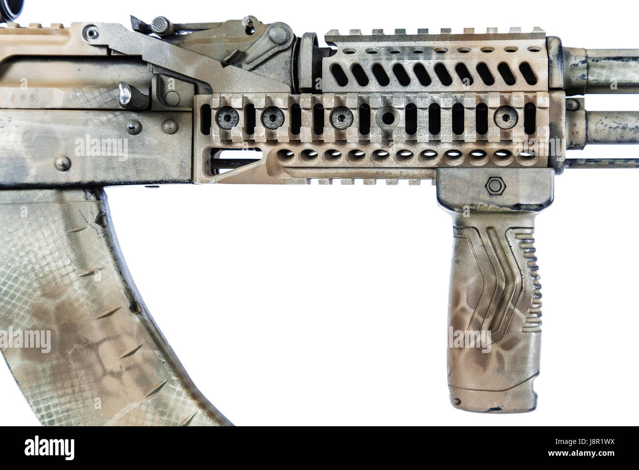 Kalashnikov fucile da assalto su sfondo bianco Foto Stock