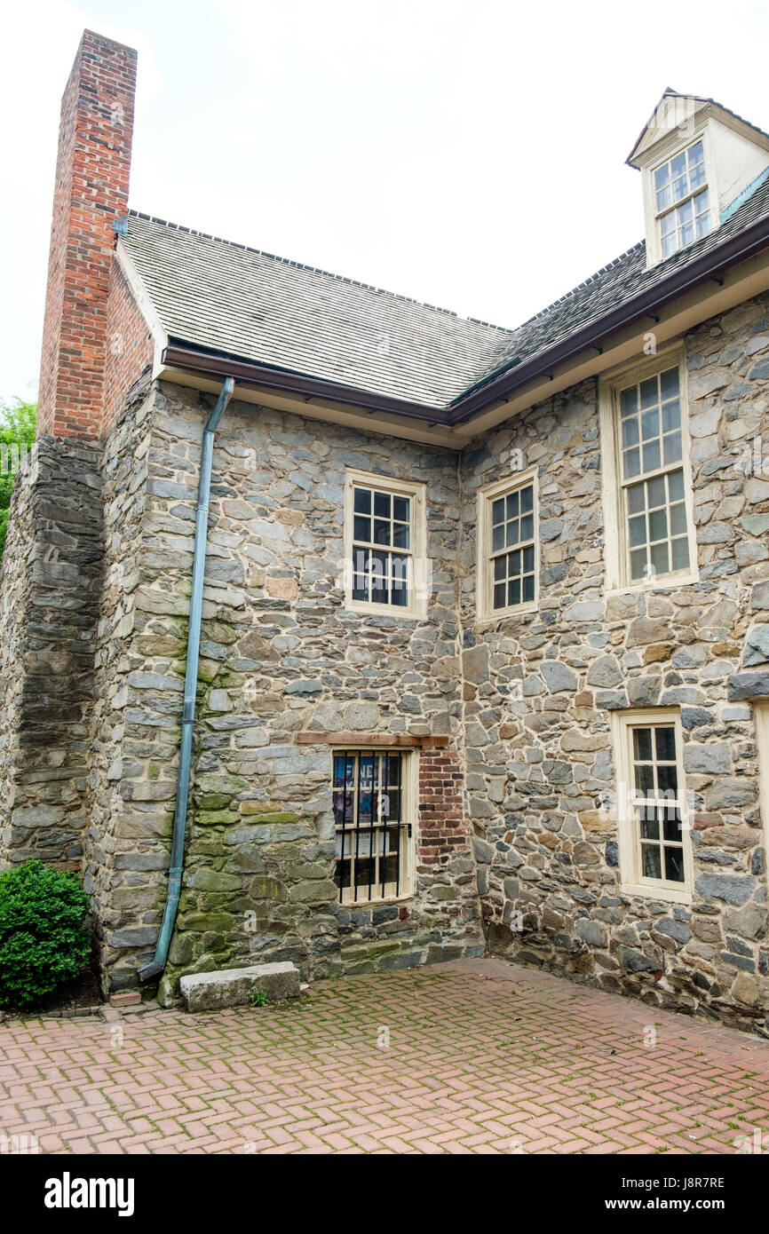 La storica del XVIII secolo Vecchia casa di pietra, M Street NW, Georgetown, Washington DC, Stati Uniti d'America Foto Stock