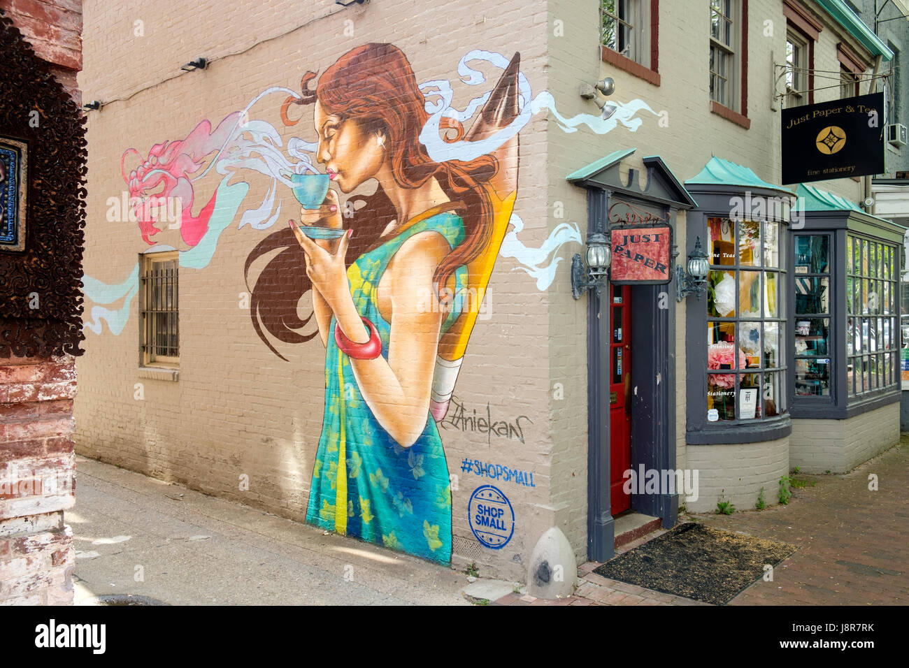 Murale colorato sulla parete del solo la carta e tè ammenda cartoleria in Georgetown, Washington DC, Stati Uniti d'America Foto Stock