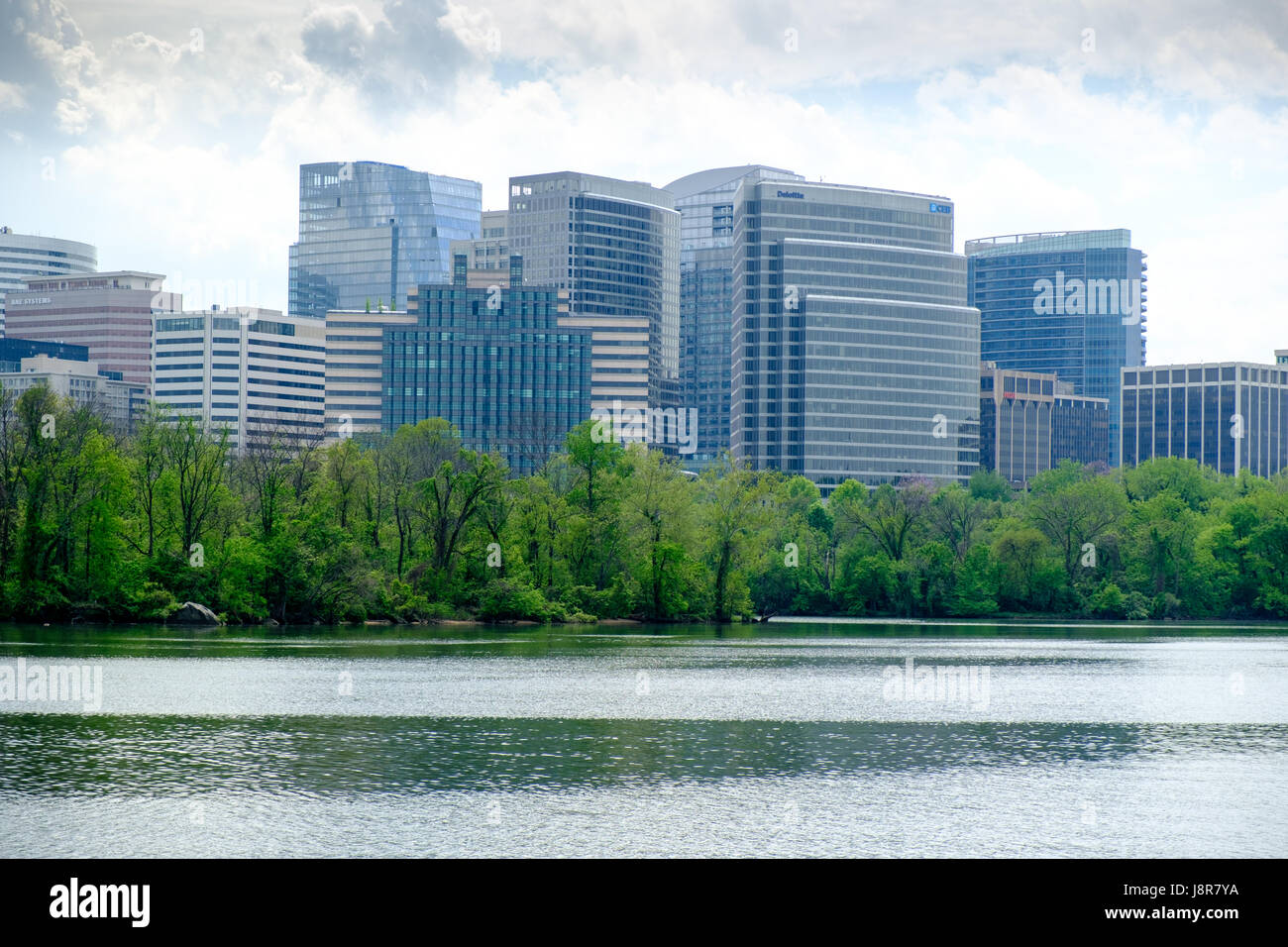 Vista da Georgetown oltre il fiume Potomac da Rosslyn, Arlington, Virginia, Stati Uniti d'America Foto Stock