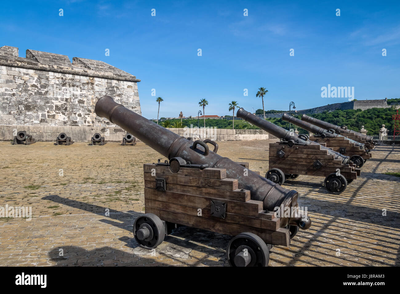 I cannoni a Castello della forza reale (Castillo de la Real Fuerza) - Havana, Cuba Foto Stock