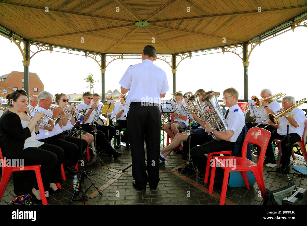 Esercito della salvezza Brass Band, Bandstand, Hunstanton, Norfolk, mare, divertimento, musica, England, Regno Unito Foto Stock