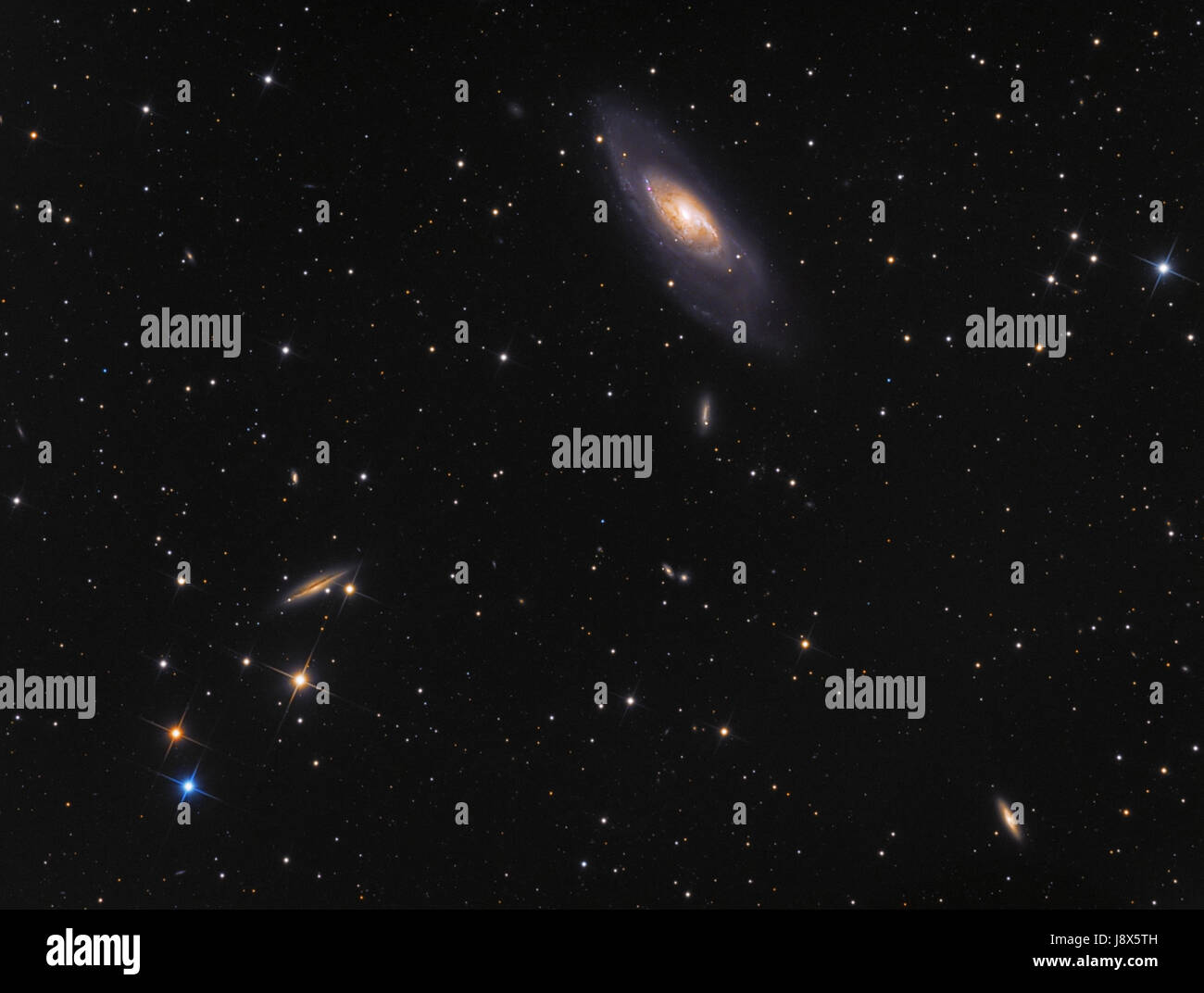 Galassia M106 (Messier 106, NGC 4258) nella costellazione Canes Venatici Foto Stock