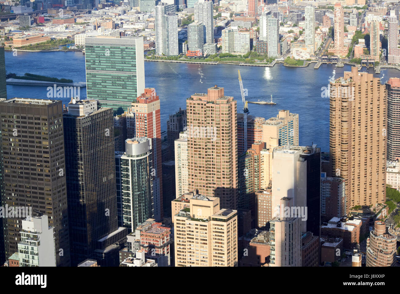 Veduta aerea di Murray Hill verso il palazzo dell'ONU East River e Queens New York City USA Foto Stock