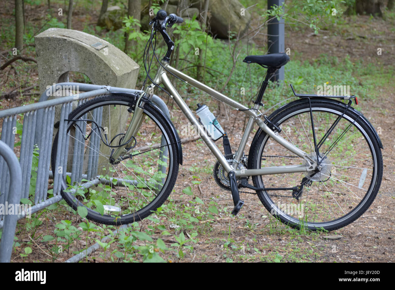 In bicicletta DI UN PORTABICICLETTA Foto Stock