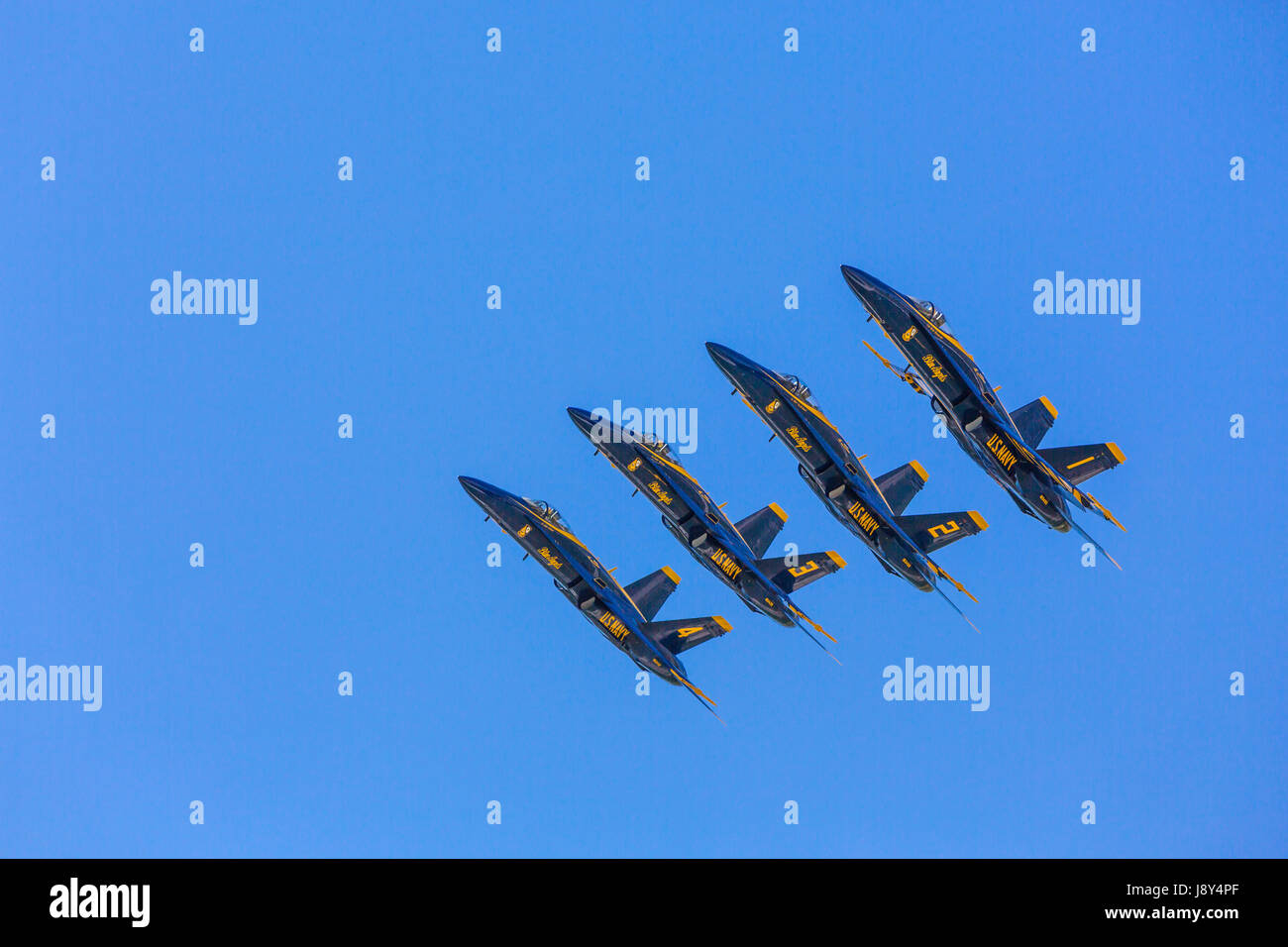 La US Navy Blue Angels, aria team acrobatico presso la Air National Guard in Airshow Sioux Falls, Dakota del Sud, Stati Uniti d'America. Foto Stock