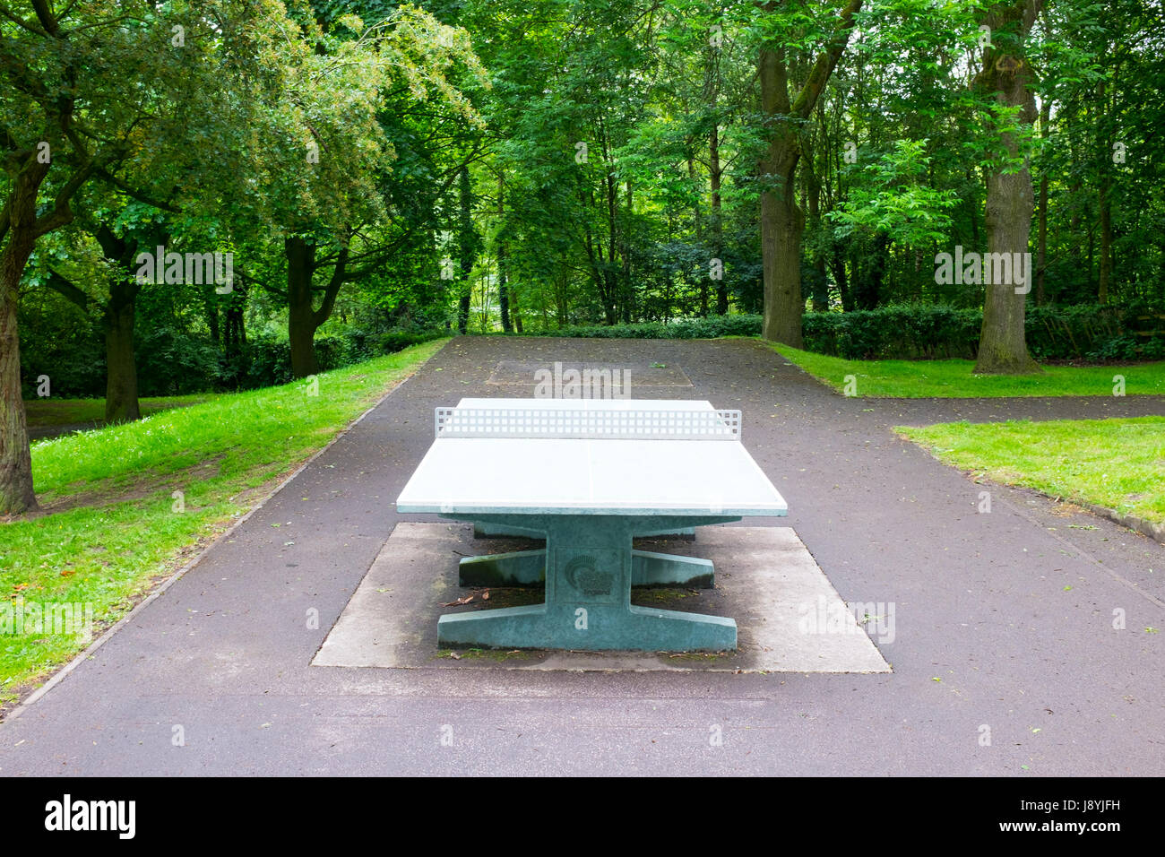 Calcestruzzo Tavolo Da Ping Pong Nel Parco Sandbach Cheshire