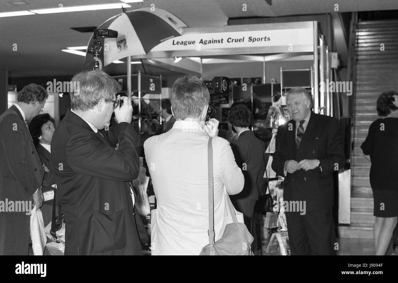 Rt.L'on. Roy Hattersley, vice leader del partito laburista e membro del Parlamento di Birmingham, Sparkbrook, è fotografata da premere durante la conferenza di partito a Brighton, Inghilterra il 1 ottobre 1991. Foto Stock