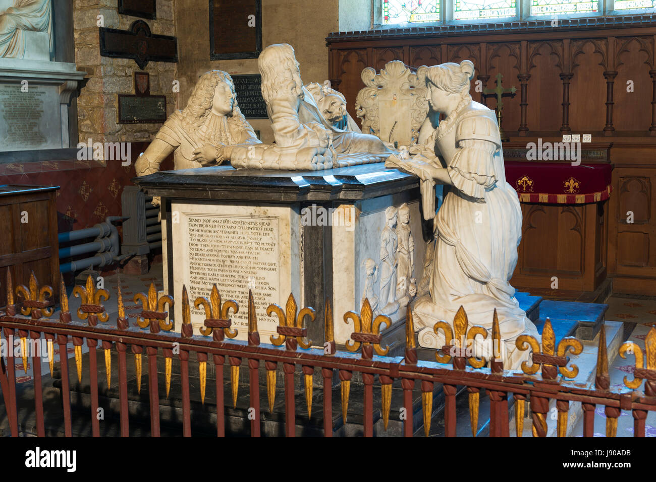 Monumento a Thomas Sackville scolpiti da Caius Gabriel Cibber nella chiesa di San Michele e Tutti gli angeli nel villaggio di Withyham, East Sussex Foto Stock