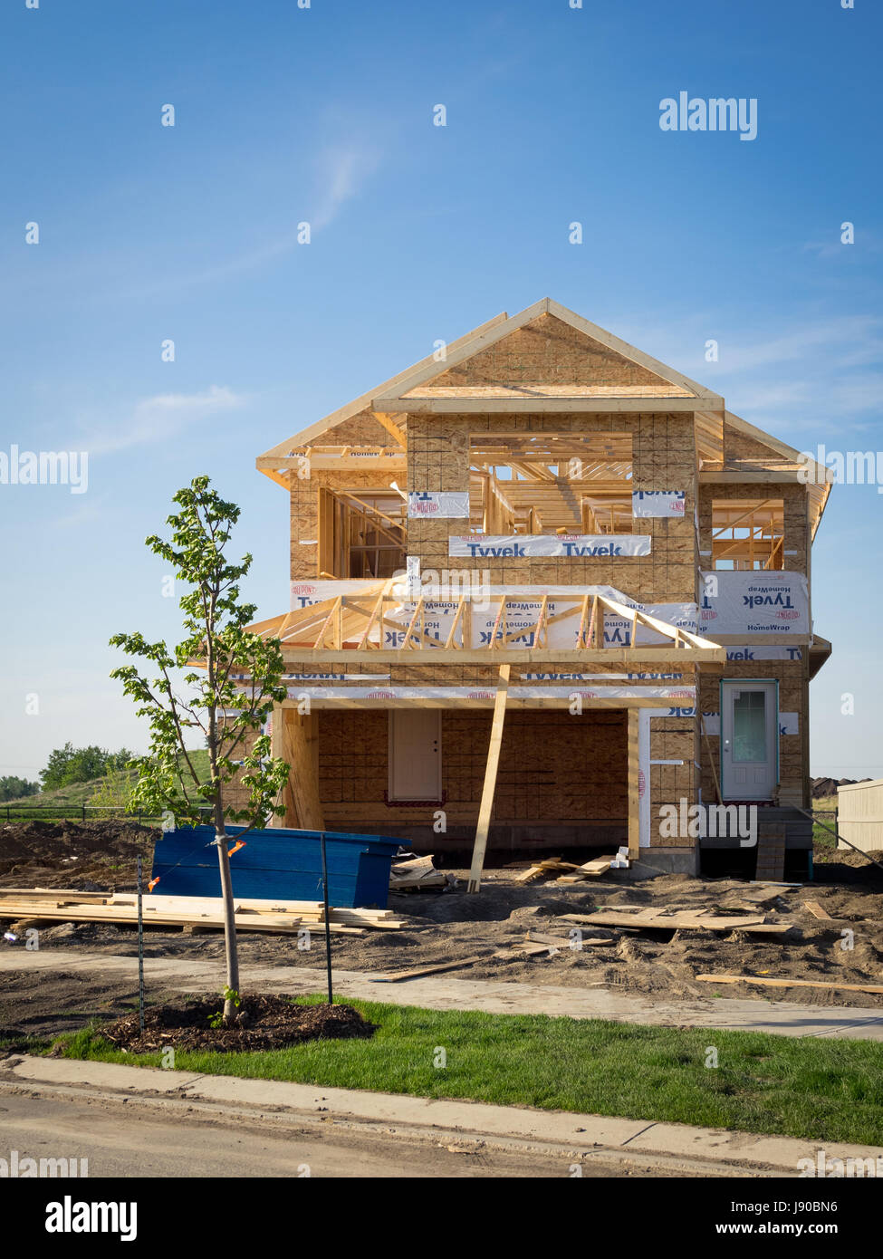 Un edificio a due piani casa residenziale in costruzione in Edmonton sobborgo di Beaumont, Alberta, Canada. Foto Stock