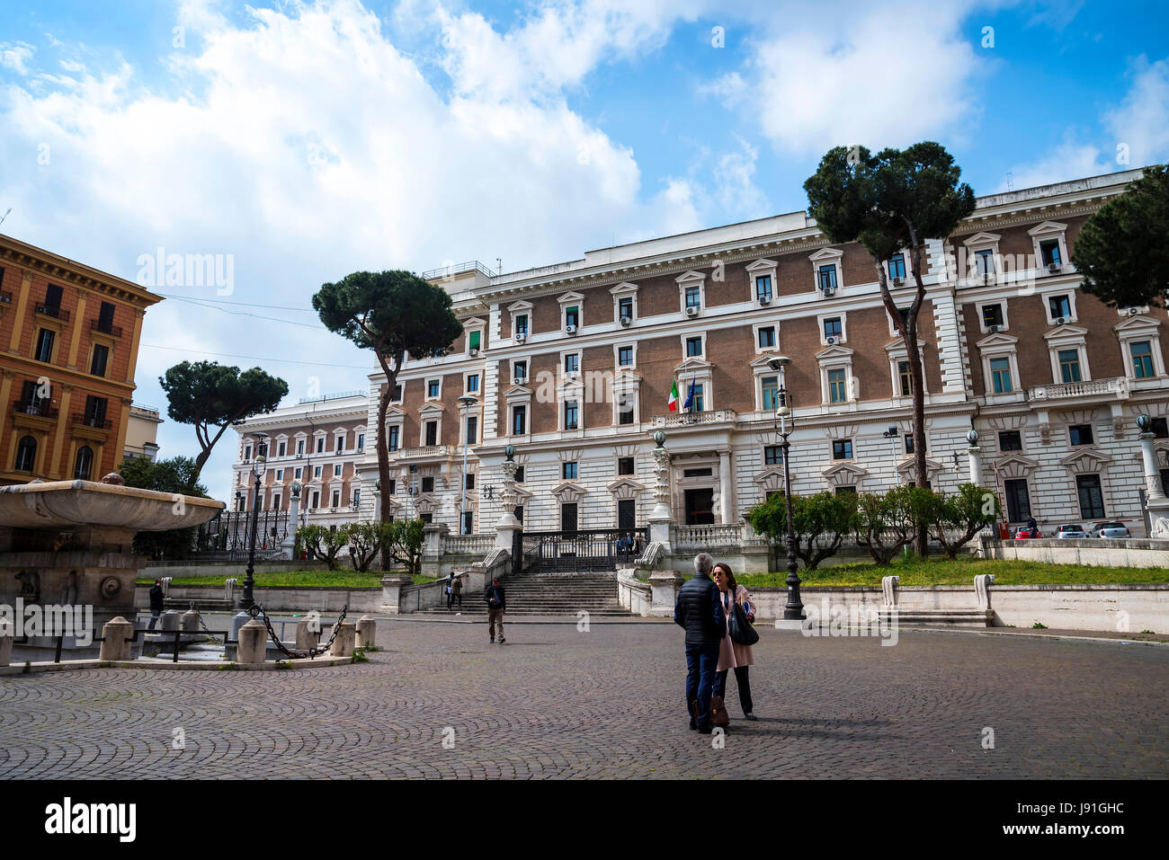Il Palazzo del Viminale è la sede del Ministero degli Interni italiano a  Roma Foto stock - Alamy