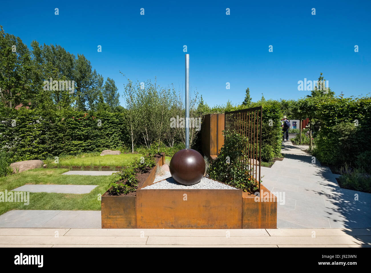 Contrasti rendono le persone giardino, una delle impostazioni di giardino , idee per giardini urbani, IGA 2017 International Garden Festival Foto Stock