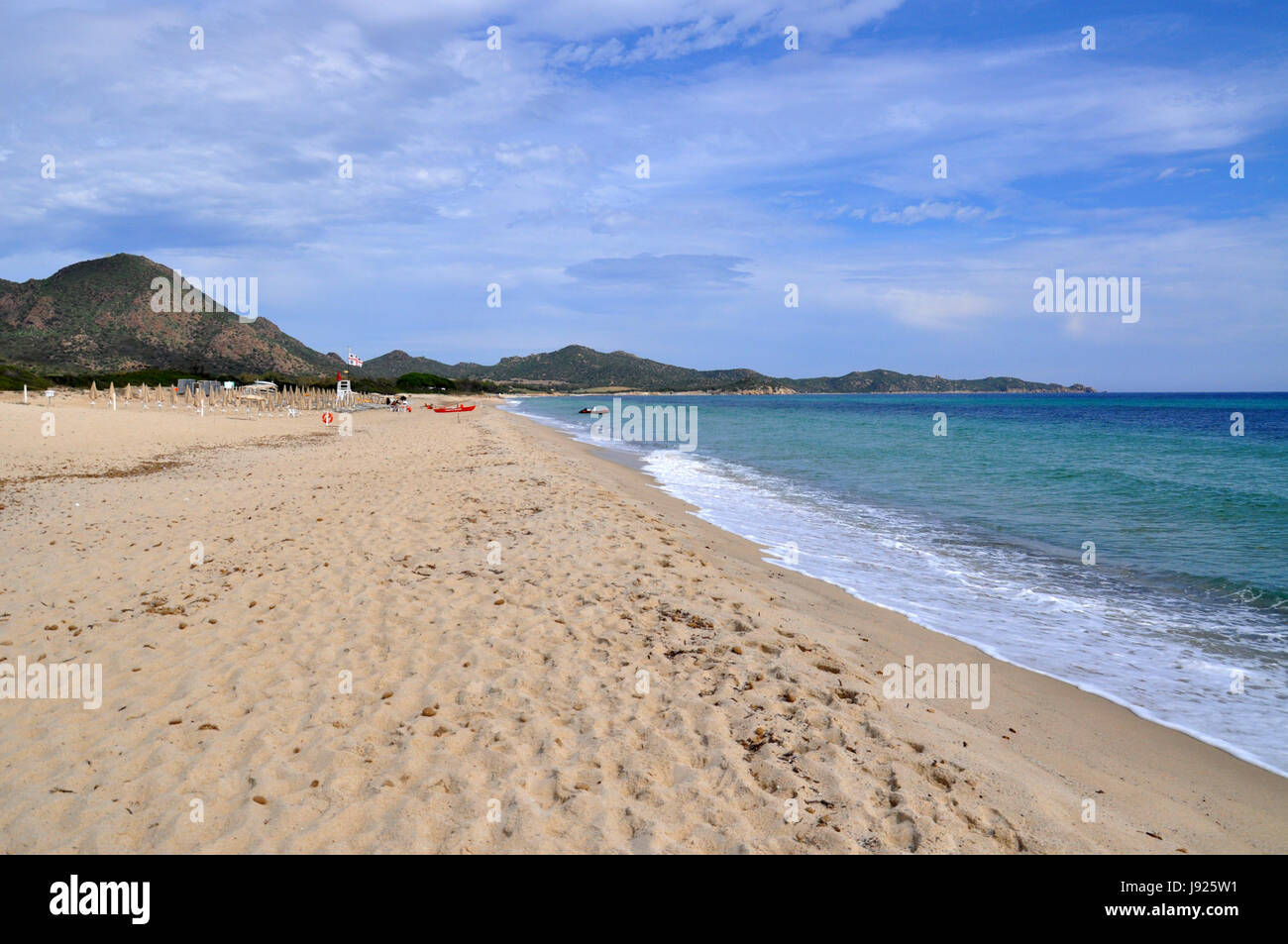 Spiaggia di Costa Rei vista sull'isola di Sardegna in Italia Foto Stock