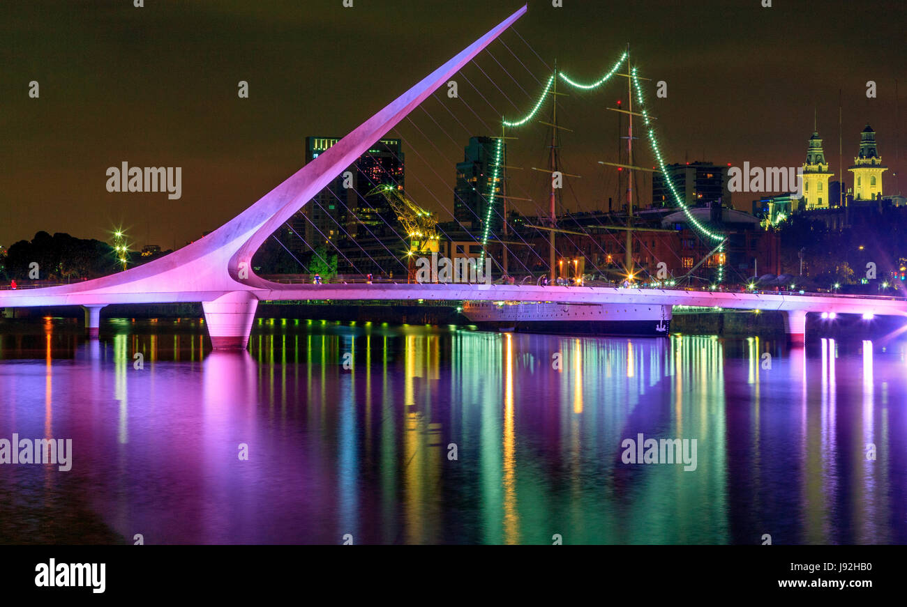 Ponte della donna. (Puente de la mujer), dall'Arch. Calatrava. A Puerto Madero Buenos Aires, Argentina Foto Stock