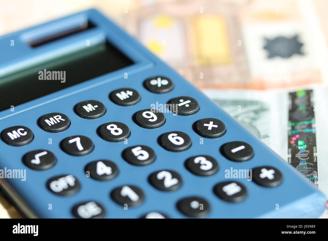 Domestico, calcolatrice, euro, biglietti, calcolatrice tascabile, solare, denaro Foto Stock
