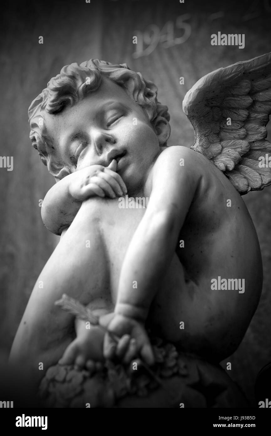 La morte, ala, cimitero, lutto e dolore, Angelo, angeli, aspetto giovane, Foto Stock