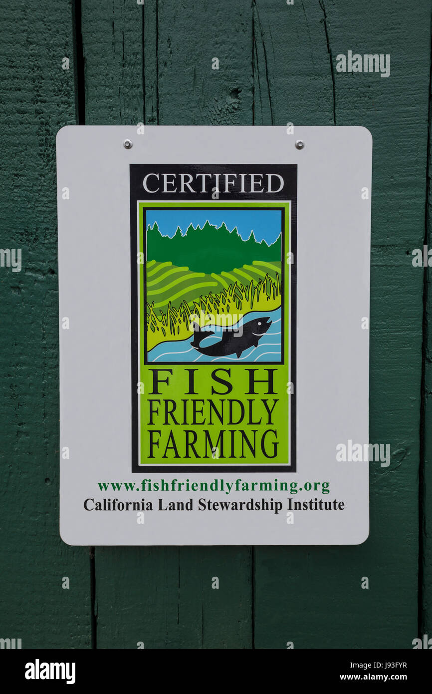 La certificazione di pesci di allevamento amichevole segno, pesci di allevamento amichevole, il ripristino dell'habitat, conservazione, Calistoga, Napa Valley, California, Stati Uniti Foto Stock